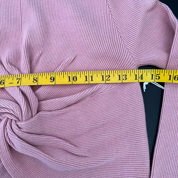 Active USA Front Twist Cropped Top - Picture 11 of 11